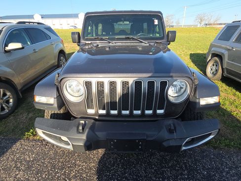 Used 2018 Jeep Wrangler Unlimited Sahara w/ Cold Weather Group image 2