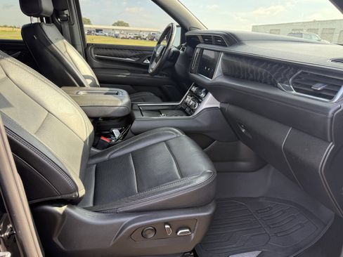 Used 2022 GMC Yukon Denali AWD/4WD image 10