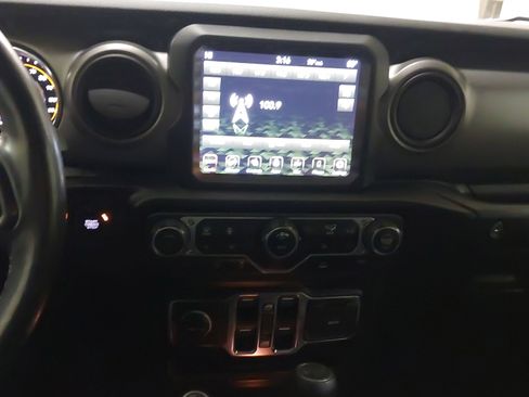 Used 2021 Jeep Wrangler Unlimited Sport image 21