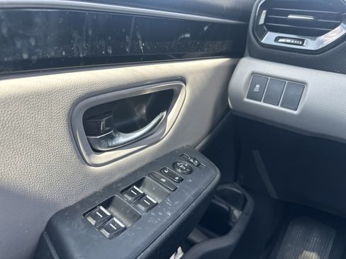 Used 2023 Honda Pilot LX image 26