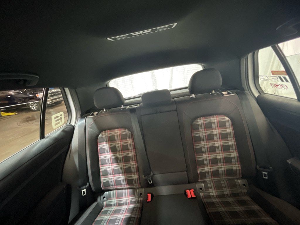 Used 2020 Volkswagen Golf 4-Door FWD image 25