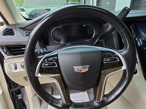 Used 2019 Cadillac Escalade Premium Luxury RWD image 38