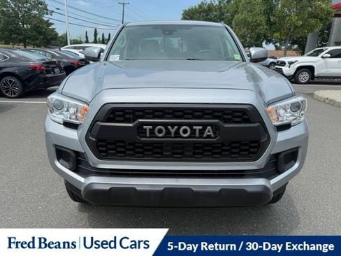 Certified 2022 Toyota Tacoma SR AWD/4WD image 18