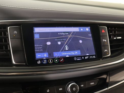 Used 2024 Buick Enclave Premium image 7