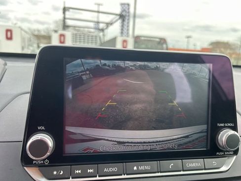 Used 2025 Nissan Altima 2.5 SV image 21