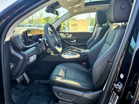 New 2026 Mercedes-Benz GLS 450 4MATIC image 17