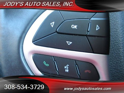 Used 2018 Jeep Cherokee Trailhawk image 10