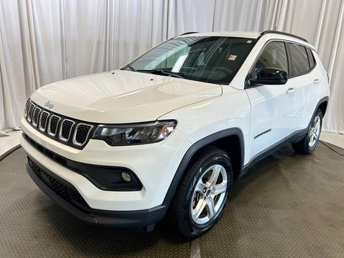 Used 2023 Jeep Compass Latitude AWD/4WD image 24