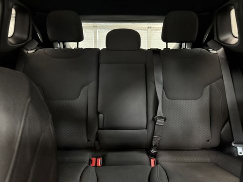 Used 2025 Jeep Compass Sport image 13