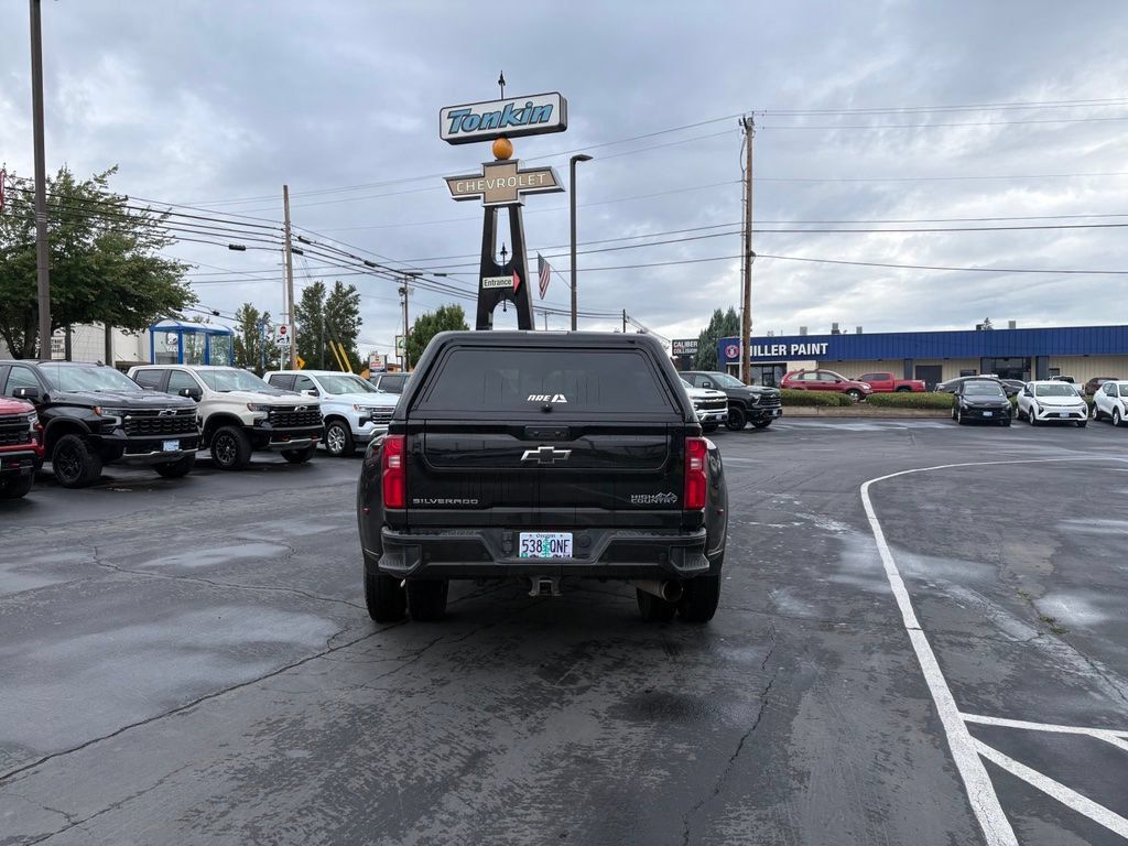 Used 2024 Chevrolet Silverado 3500 High Country w/ High Country Premium Package AWD/4WD image 4