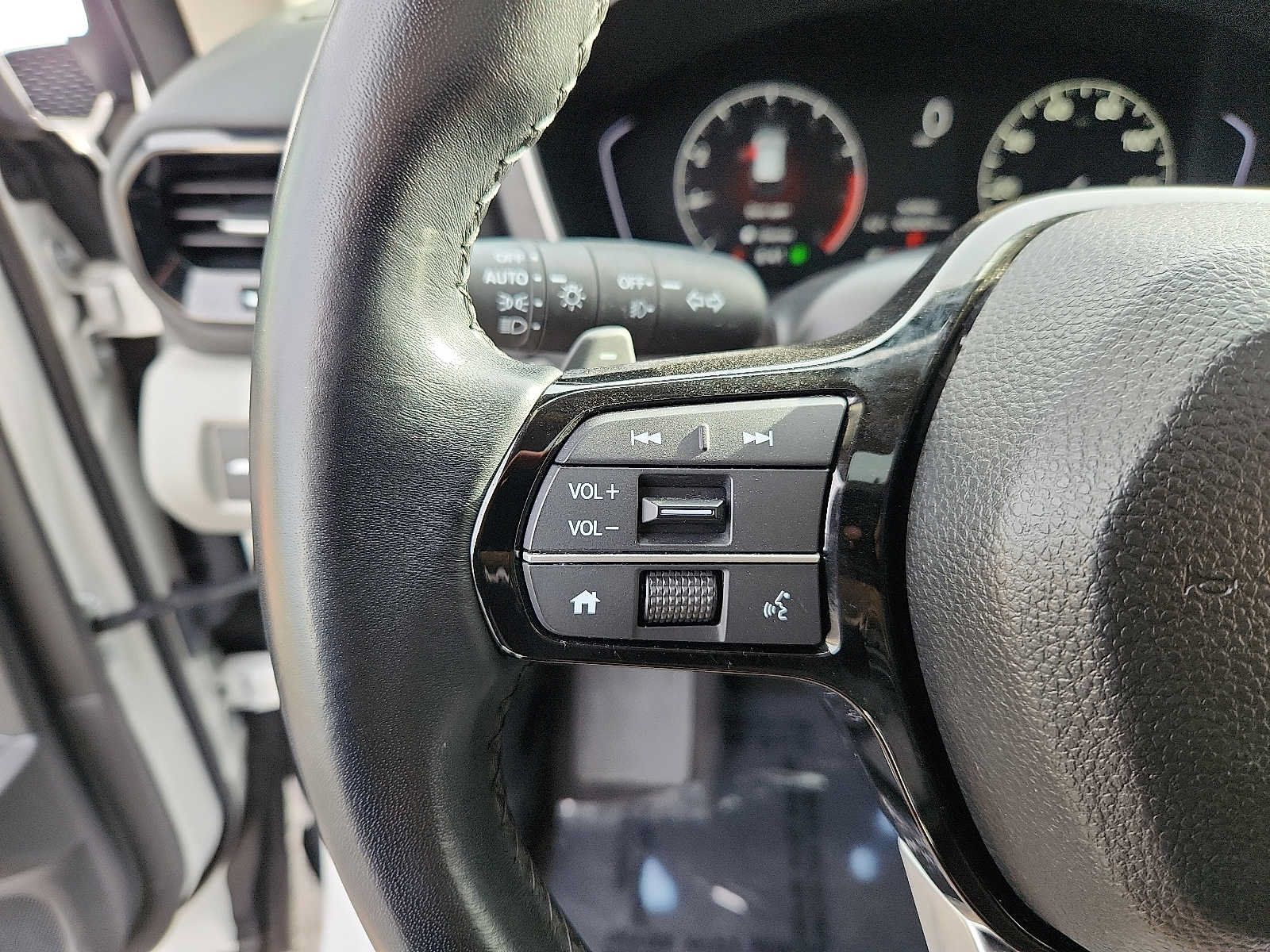 Certified 2023 Honda Pilot Touring image 20