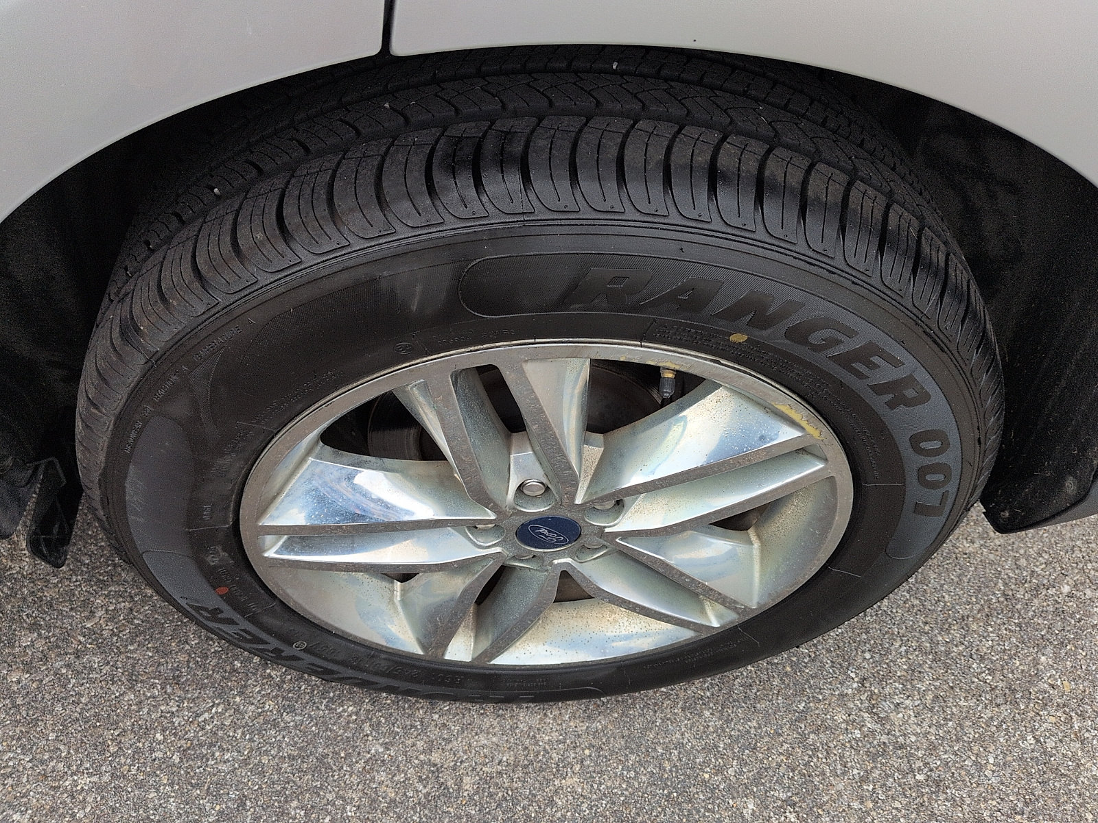 Used 2016 Ford Edge SEL FWD image 10