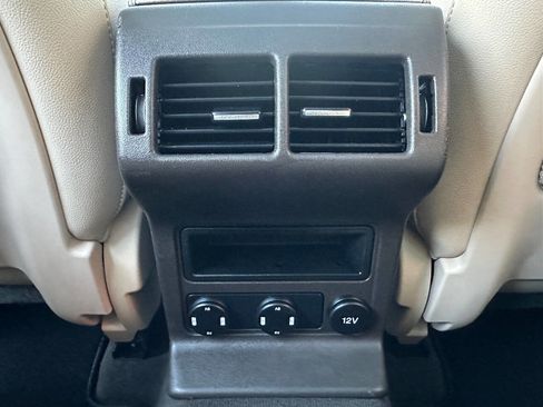 Used 2017 Jaguar F-PACE Prestige image 8