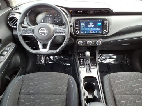 Certified 2023 Nissan Kicks SV image 9