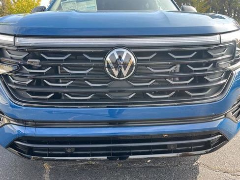 Certified 2025 Volkswagen Atlas Cross Sport SEL R-Line image 9