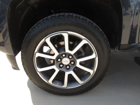 Used 2022 GMC Canyon Denali AWD/4WD image 5