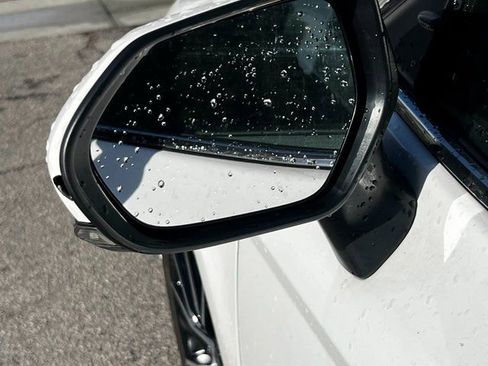 Used 2024 Toyota Camry SE image 11