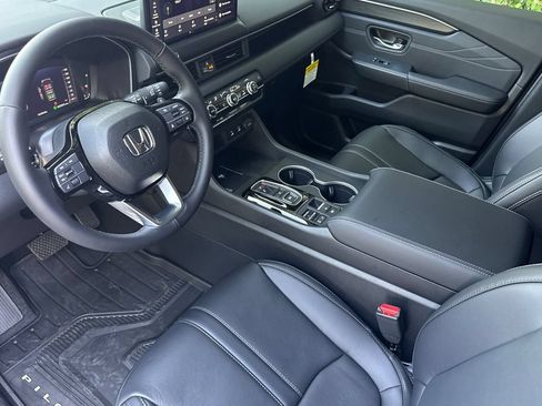 Used 2026 Honda Pilot image 3