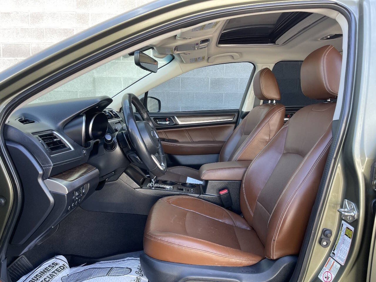 Used 2019 Subaru Outback 3.6R Touring w/ Popular Package #3A AWD/4WD image 12