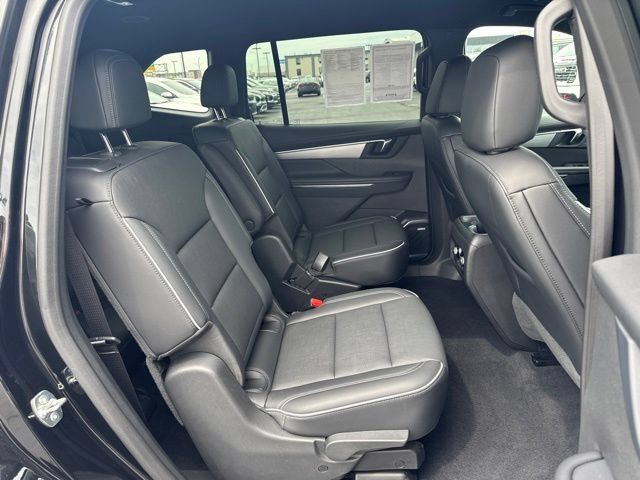 Used 2025 Buick Enclave Preferred FWD image 21