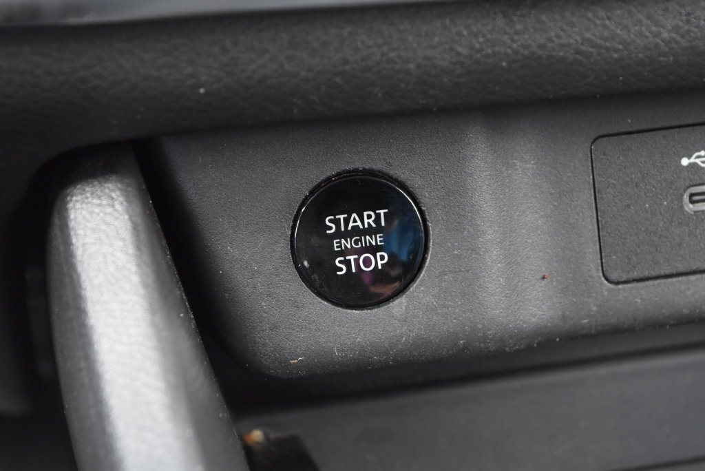 Used 2024 Nissan Rogue SV FWD image 17