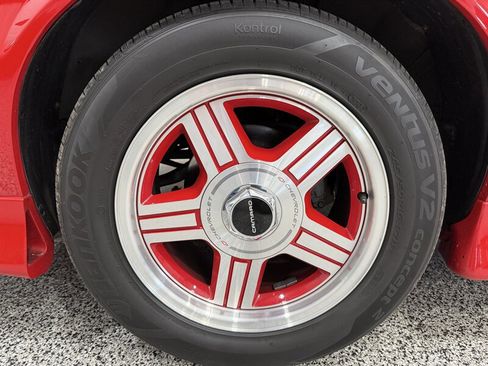 Used 1992 Chevrolet Camaro Z28 RWD image 29