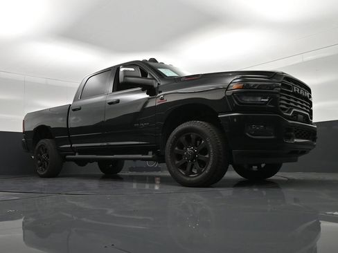 Used 2025 RAM 2500 Big Horn AWD/4WD image 29