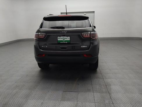 Used 2018 Jeep Compass Latitude AWD/4WD image 7