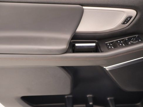 Used 2025 Ford Expedition Active AWD/4WD image 18