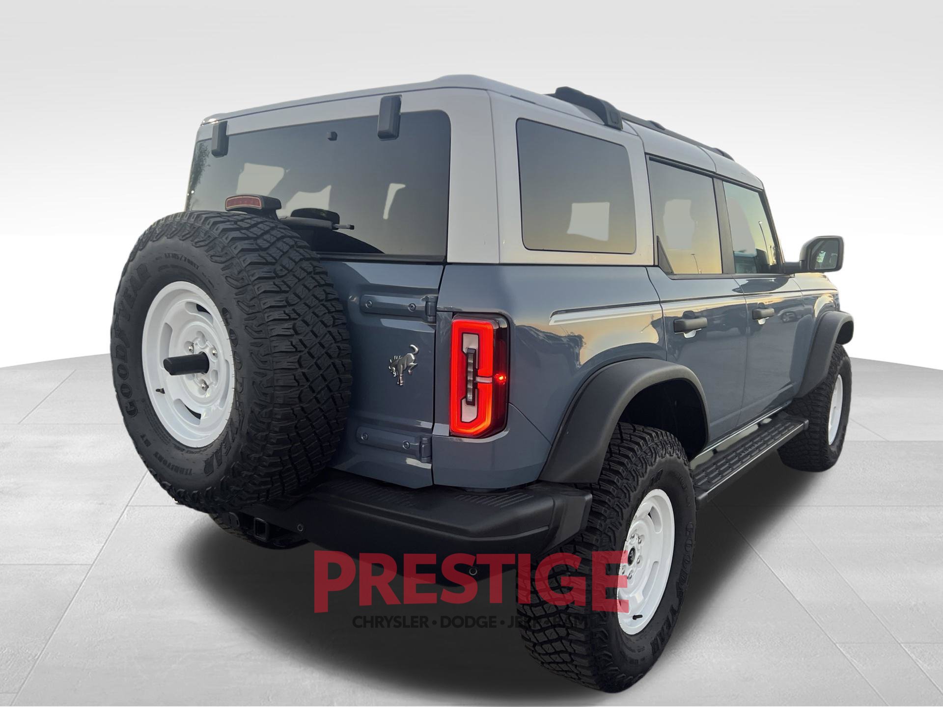 Used 2023 Ford Bronco Heritage Edition AWD/4WD image 6