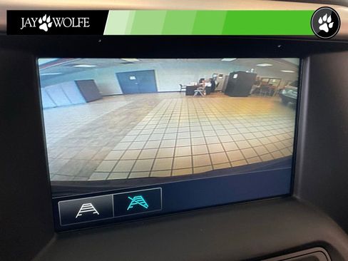 Used 2018 GMC Acadia SLE FWD image 16