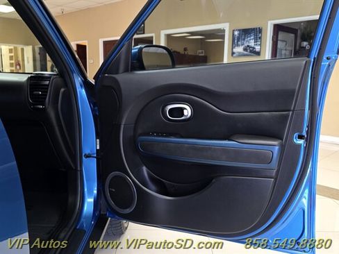Used 2015 Kia Soul + w/ Audio Package FWD image 12