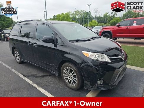Used 2019 Toyota Sienna XLE FWD image 1