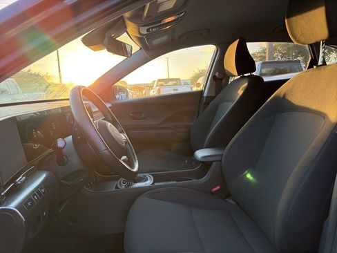Used 2025 Hyundai Kona SEL image 9