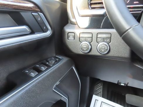 Used 2026 GMC Sierra 3500 SLE w/ SLE Convenience Package AWD/4WD image 30