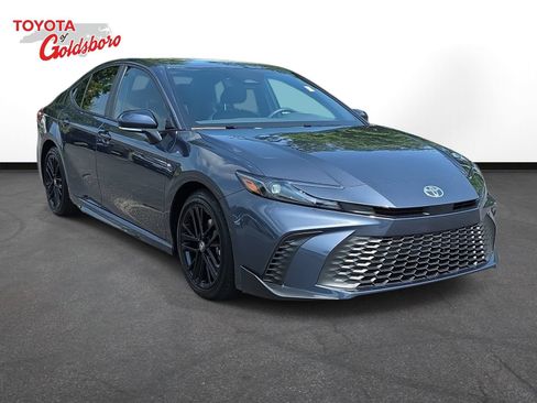 Used 2026 Toyota Camry SE w/ Convenience Package FWD image 3