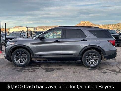 New 2026 Ford Explorer Active w/ Active Comfort Package image 2