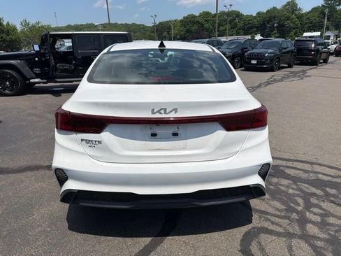 Used 2023 Kia Forte LXS FWD image 4