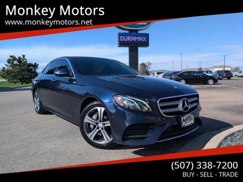 Used 2017 Mercedes-Benz E 300 4MATIC image 1
