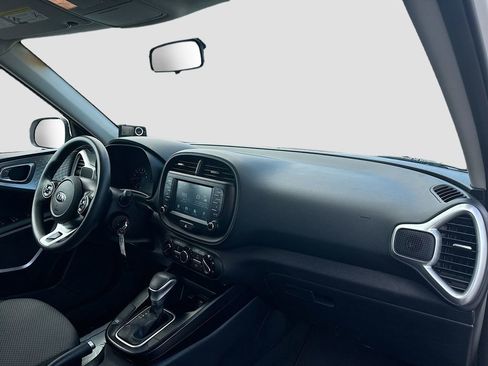 Used 2020 Kia Soul LX FWD image 26
