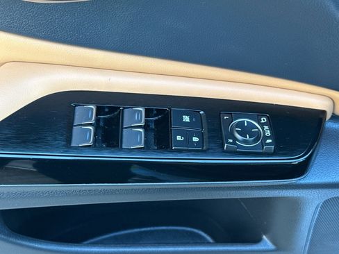 Used 2025 Lexus ES 300h w/ Premium Package image 12