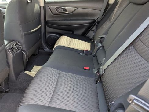 Used 2020 Nissan Rogue S FWD image 24