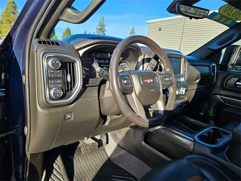 Used 2020 GMC Sierra 2500 AT4 w/ AT4 Premium Package image 19