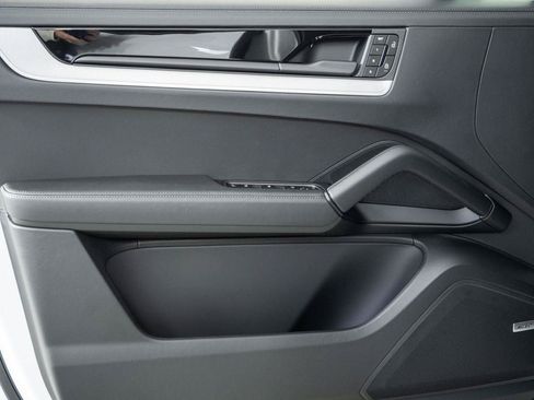 New 2026 Porsche Cayenne AWD/4WD image 6