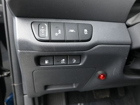 Used 2020 Hyundai Ioniq Limited image 18