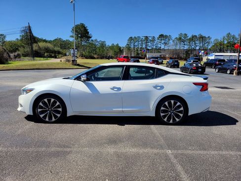 Used 2016 Nissan Maxima SR image 3