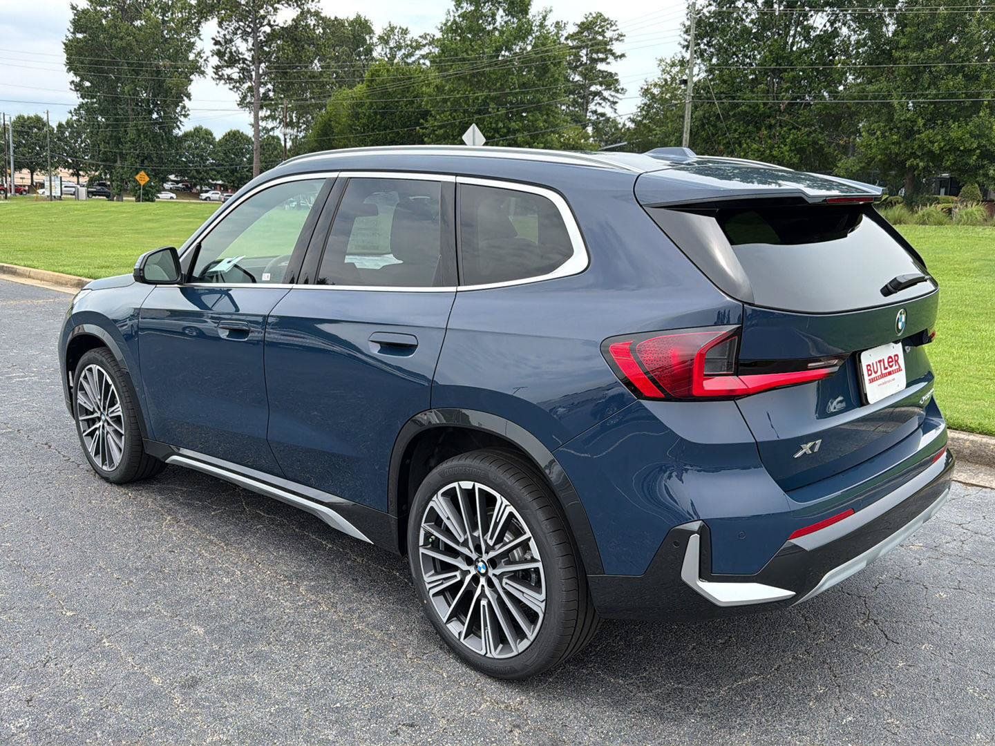 New 2026 BMW X1 xDrive28i w/ Technology Package AWD/4WD image 4