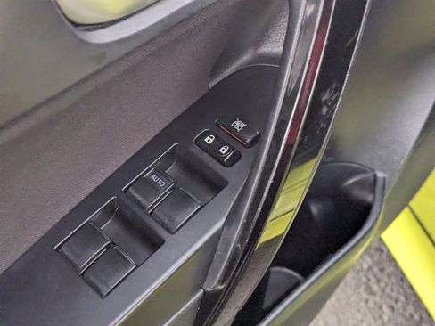 Used 2017 Toyota Corolla iM image 19