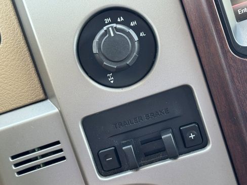 Used 2013 Ford F150 King Ranch w/ King Ranch Luxury Pkg image 27