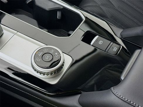 New 2026 Mitsubishi Outlander SEL image 12